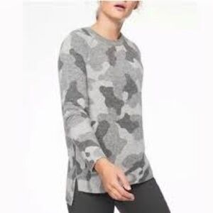 ATHLETA XS Grey Camo Alpaca / Merino Extra Fine Wool Blend Sweater